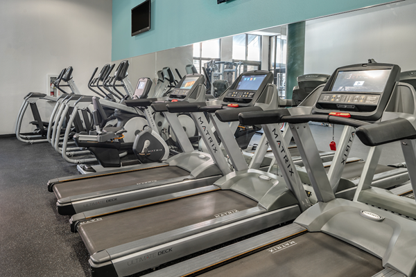 Handing box from one person to another.