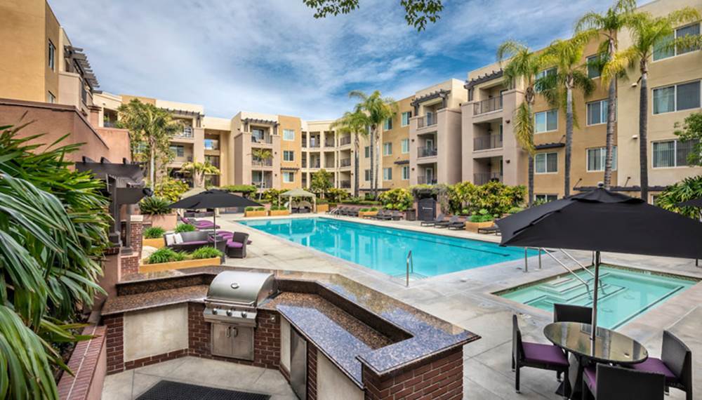 Essex Park Viridian Apartments Swimming Pool